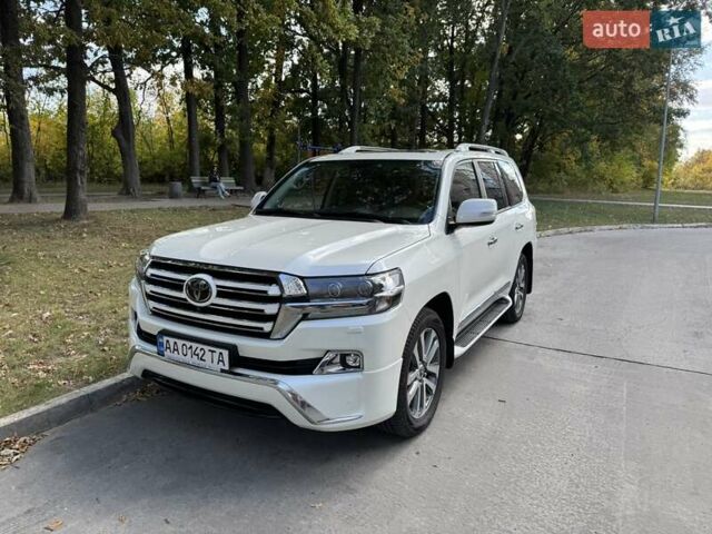 Белый Тойота Ленд Крузер, объемом двигателя 4.46 л и пробегом 124 тыс. км за 59500 $, фото 1 на Automoto.ua
