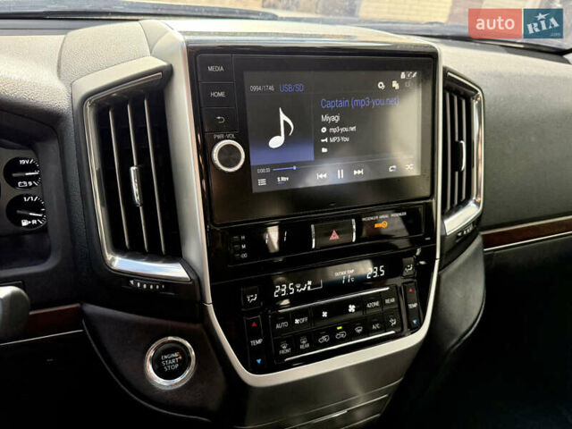 Белый Тойота Ленд Крузер, объемом двигателя 4.46 л и пробегом 195 тыс. км за 44999 $, фото 31 на Automoto.ua