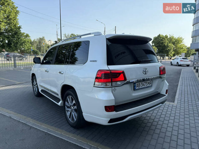 Белый Тойота Ленд Крузер, объемом двигателя 4.46 л и пробегом 111 тыс. км за 58900 $, фото 6 на Automoto.ua