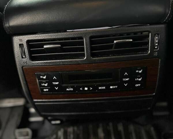 Белый Тойота Ленд Крузер, объемом двигателя 4.46 л и пробегом 192 тыс. км за 54555 $, фото 18 на Automoto.ua