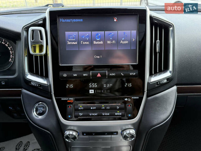 Белый Тойота Ленд Крузер, объемом двигателя 4.46 л и пробегом 111 тыс. км за 58900 $, фото 20 на Automoto.ua