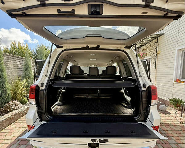 Белый Тойота Ленд Крузер, объемом двигателя 4.46 л и пробегом 195 тыс. км за 44999 $, фото 20 на Automoto.ua