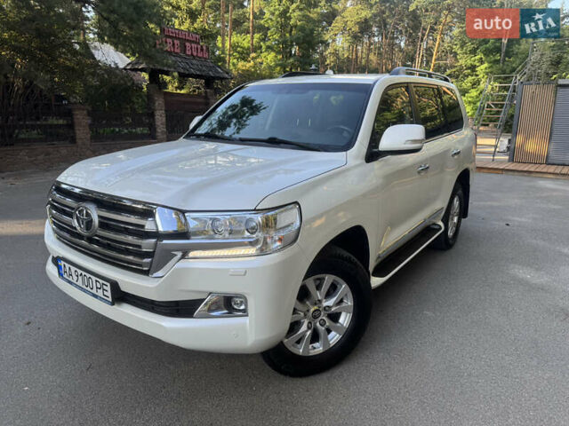 Белый Тойота Ленд Крузер, объемом двигателя 4.61 л и пробегом 122 тыс. км за 54000 $, фото 2 на Automoto.ua