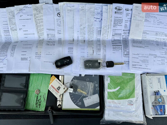 Белый Тойота Ленд Крузер, объемом двигателя 4.46 л и пробегом 195 тыс. км за 44999 $, фото 40 на Automoto.ua