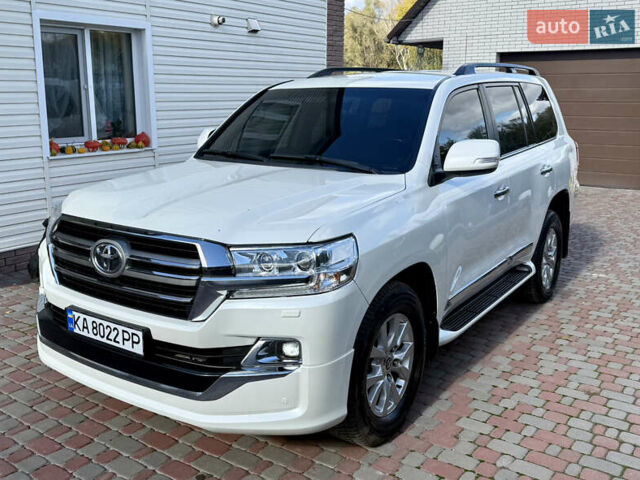 Белый Тойота Ленд Крузер, объемом двигателя 4.46 л и пробегом 195 тыс. км за 44999 $, фото 2 на Automoto.ua
