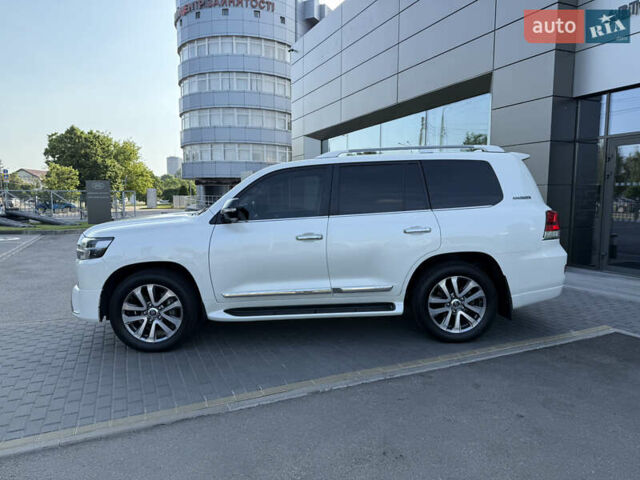Белый Тойота Ленд Крузер, объемом двигателя 4.46 л и пробегом 111 тыс. км за 58900 $, фото 7 на Automoto.ua