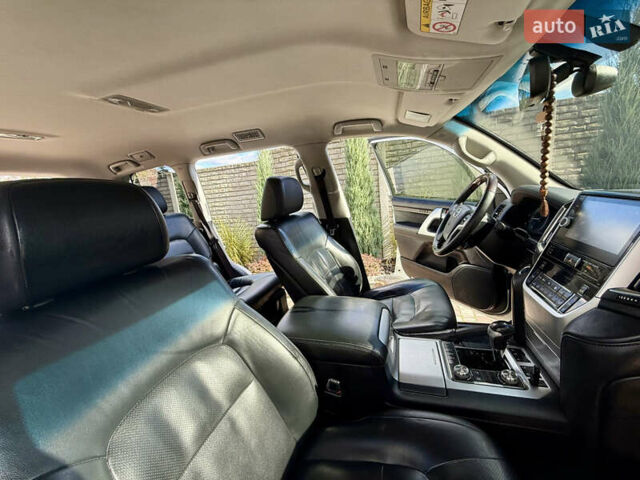 Белый Тойота Ленд Крузер, объемом двигателя 4.46 л и пробегом 195 тыс. км за 44999 $, фото 23 на Automoto.ua