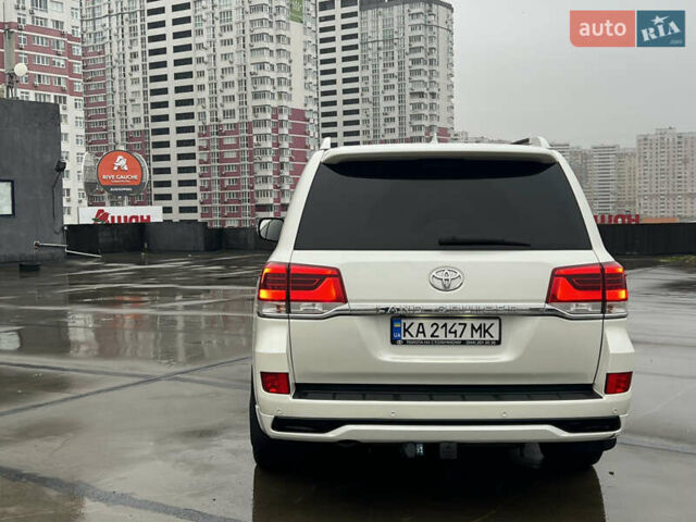 Белый Тойота Ленд Крузер, объемом двигателя 4.46 л и пробегом 260 тыс. км за 49500 $, фото 15 на Automoto.ua