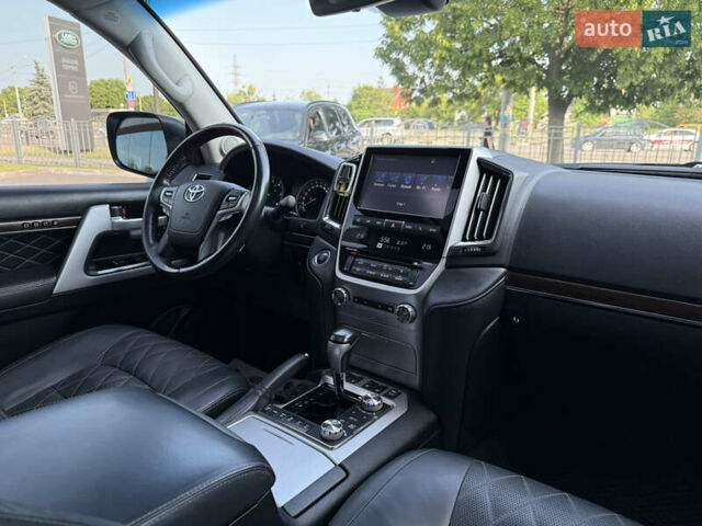 Белый Тойота Ленд Крузер, объемом двигателя 4.46 л и пробегом 111 тыс. км за 58900 $, фото 30 на Automoto.ua