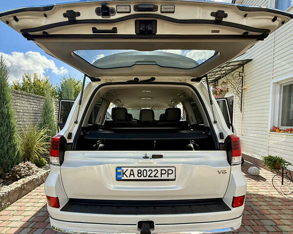 Белый Тойота Ленд Крузер, объемом двигателя 4.46 л и пробегом 195 тыс. км за 44999 $, фото 19 на Automoto.ua