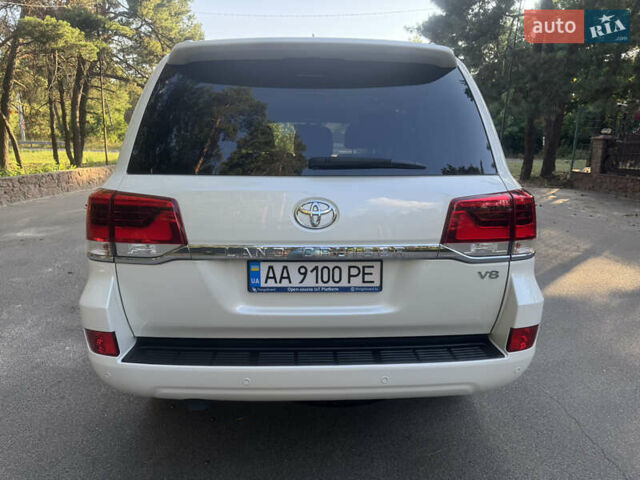 Белый Тойота Ленд Крузер, объемом двигателя 4.61 л и пробегом 122 тыс. км за 54000 $, фото 15 на Automoto.ua
