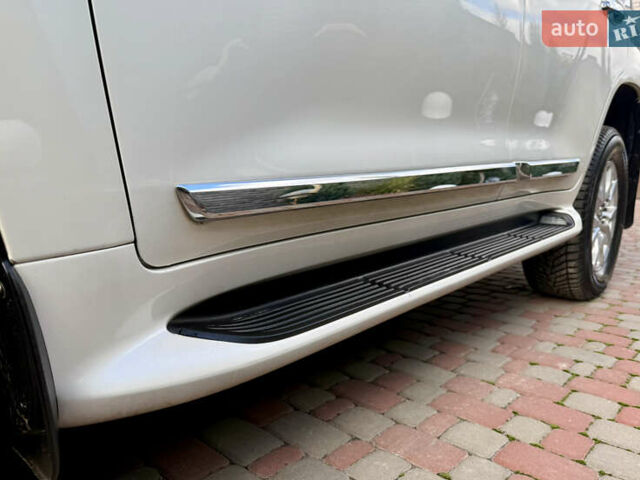 Белый Тойота Ленд Крузер, объемом двигателя 4.46 л и пробегом 195 тыс. км за 44999 $, фото 17 на Automoto.ua