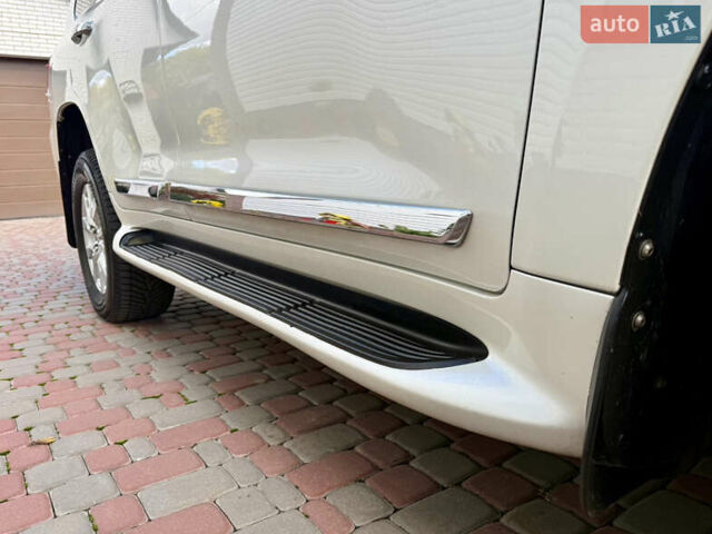 Белый Тойота Ленд Крузер, объемом двигателя 4.46 л и пробегом 195 тыс. км за 44999 $, фото 16 на Automoto.ua