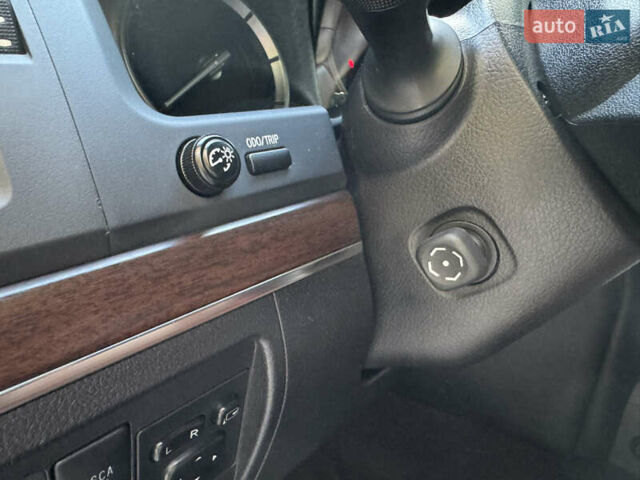 Белый Тойота Ленд Крузер, объемом двигателя 4.61 л и пробегом 122 тыс. км за 54000 $, фото 35 на Automoto.ua