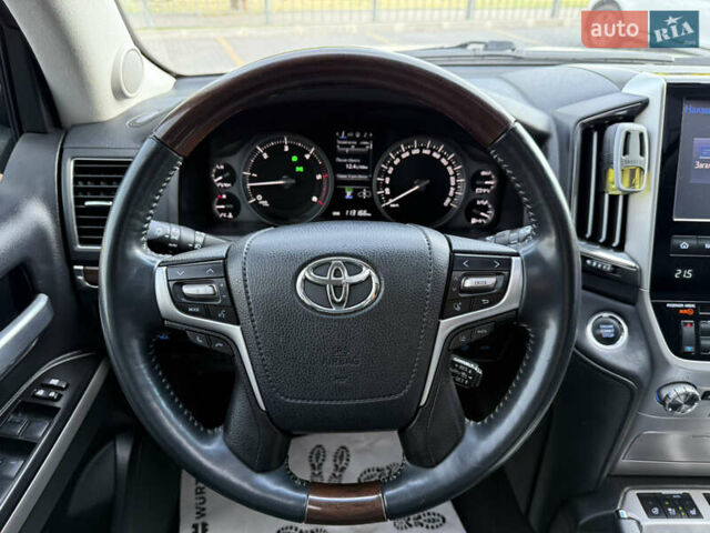 Белый Тойота Ленд Крузер, объемом двигателя 4.46 л и пробегом 111 тыс. км за 58900 $, фото 16 на Automoto.ua