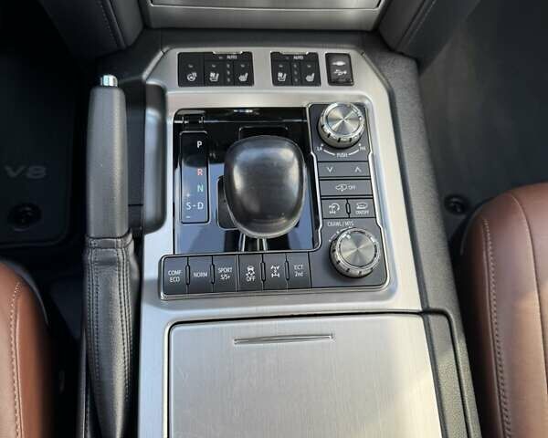 Белый Тойота Ленд Крузер, объемом двигателя 4.46 л и пробегом 124 тыс. км за 59500 $, фото 10 на Automoto.ua