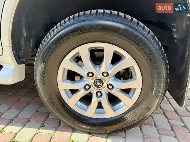 Белый Тойота Ленд Крузер, объемом двигателя 4.46 л и пробегом 195 тыс. км за 44999 $, фото 36 на Automoto.ua