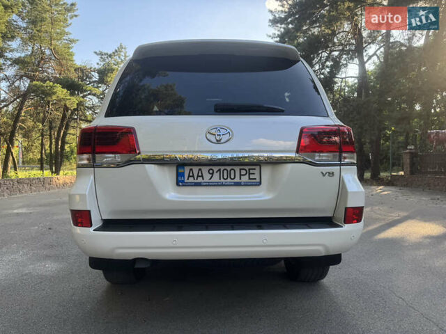Белый Тойота Ленд Крузер, объемом двигателя 4.61 л и пробегом 122 тыс. км за 54000 $, фото 14 на Automoto.ua