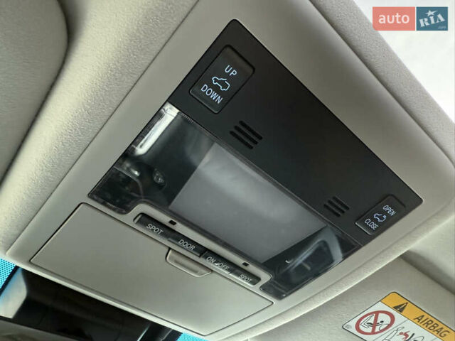 Белый Тойота Ленд Крузер, объемом двигателя 4.46 л и пробегом 111 тыс. км за 58900 $, фото 21 на Automoto.ua