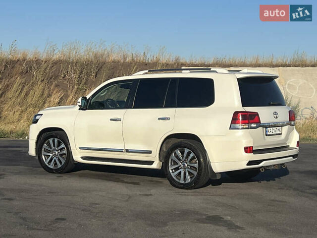 Белый Тойота Ленд Крузер, объемом двигателя 4.46 л и пробегом 250 тыс. км за 44999 $, фото 2 на Automoto.ua