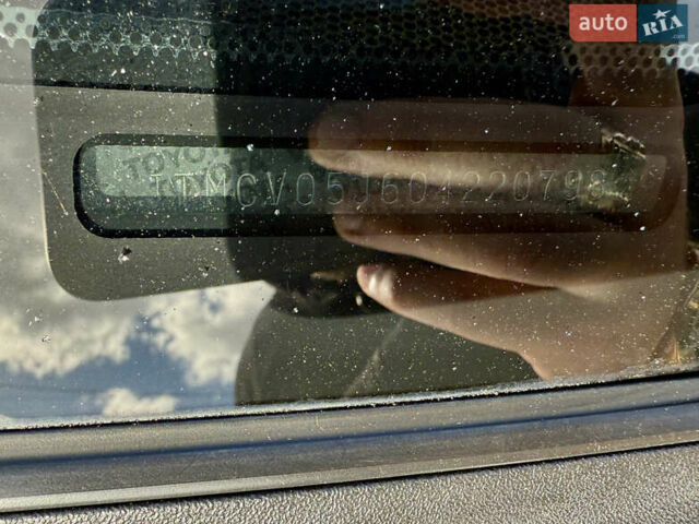 Белый Тойота Ленд Крузер, объемом двигателя 4.46 л и пробегом 195 тыс. км за 44999 $, фото 34 на Automoto.ua