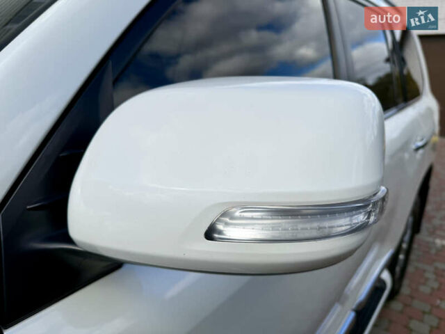 Белый Тойота Ленд Крузер, объемом двигателя 4.46 л и пробегом 195 тыс. км за 44999 $, фото 13 на Automoto.ua