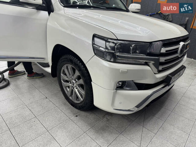 Белый Тойота Ленд Крузер, объемом двигателя 4.46 л и пробегом 160 тыс. км за 49800 $, фото 3 на Automoto.ua