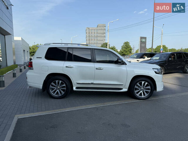 Белый Тойота Ленд Крузер, объемом двигателя 4.46 л и пробегом 111 тыс. км за 58900 $, фото 3 на Automoto.ua