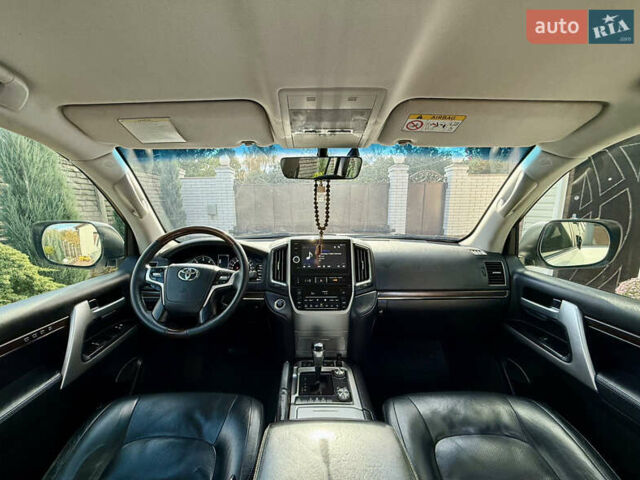 Белый Тойота Ленд Крузер, объемом двигателя 4.46 л и пробегом 195 тыс. км за 44999 $, фото 25 на Automoto.ua