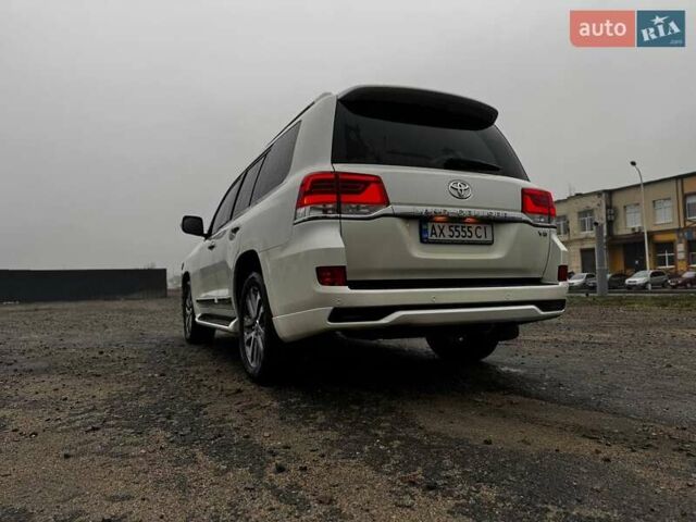 Белый Тойота Ленд Крузер, объемом двигателя 4.46 л и пробегом 192 тыс. км за 54555 $, фото 3 на Automoto.ua