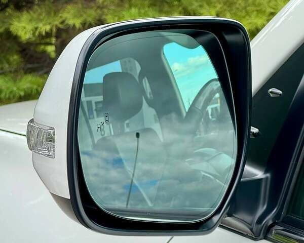 Білий Тойота Ленд Крузер, об'ємом двигуна 4.46 л та пробігом 190 тис. км за 48000 $, фото 13 на Automoto.ua