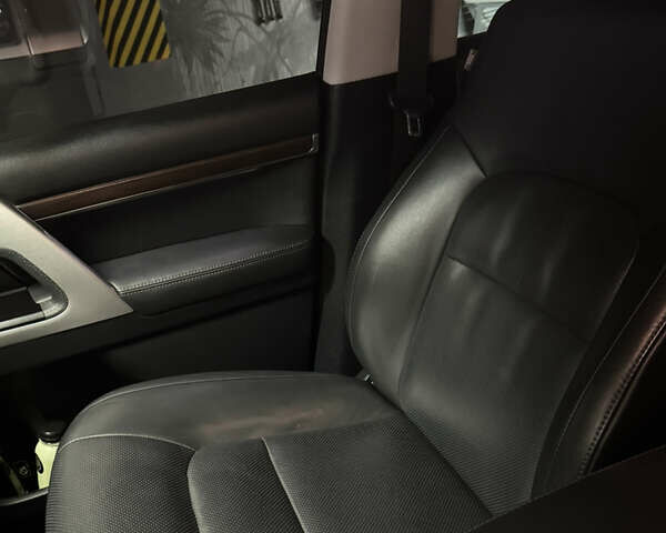 Білий Тойота Ленд Крузер, об'ємом двигуна 4.61 л та пробігом 112 тис. км за 53500 $, фото 11 на Automoto.ua