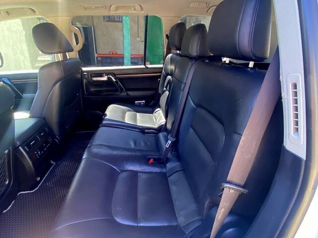 Белый Тойота Ленд Крузер, объемом двигателя 4.6 л и пробегом 250 тыс. км за 60000 $, фото 6 на Automoto.ua