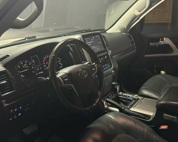 Білий Тойота Ленд Крузер, об'ємом двигуна 4.61 л та пробігом 112 тис. км за 53500 $, фото 8 на Automoto.ua