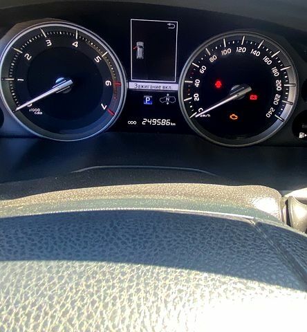 Білий Тойота Ленд Крузер, об'ємом двигуна 4.6 л та пробігом 0 тис. км за 60000 $, фото 9 на Automoto.ua