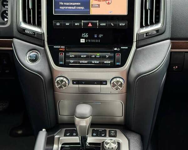 Білий Тойота Ленд Крузер, об'ємом двигуна 4.46 л та пробігом 190 тис. км за 48000 $, фото 26 на Automoto.ua