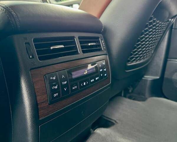 Білий Тойота Ленд Крузер, об'ємом двигуна 4.46 л та пробігом 190 тис. км за 48000 $, фото 16 на Automoto.ua