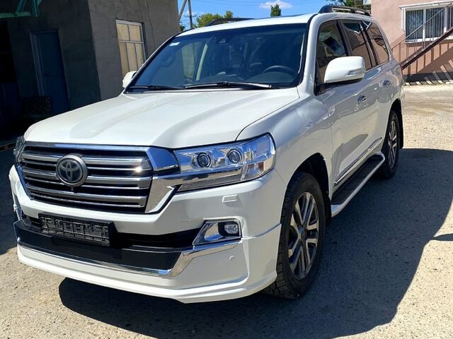 Білий Тойота Ленд Крузер, об'ємом двигуна 4.6 л та пробігом 0 тис. км за 60000 $, фото 1 на Automoto.ua