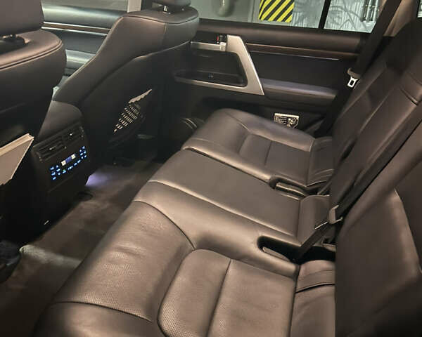 Білий Тойота Ленд Крузер, об'ємом двигуна 4.61 л та пробігом 112 тис. км за 53500 $, фото 12 на Automoto.ua