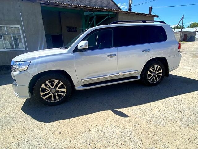 Білий Тойота Ленд Крузер, об'ємом двигуна 4.6 л та пробігом 0 тис. км за 60000 $, фото 2 на Automoto.ua