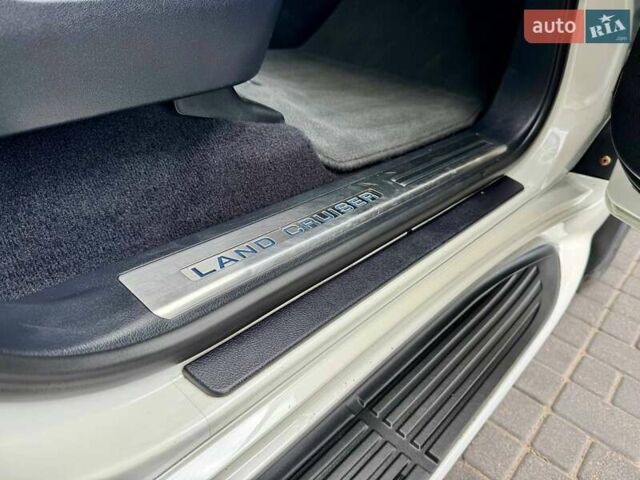Білий Тойота Ленд Крузер, об'ємом двигуна 4.46 л та пробігом 190 тис. км за 48000 $, фото 19 на Automoto.ua