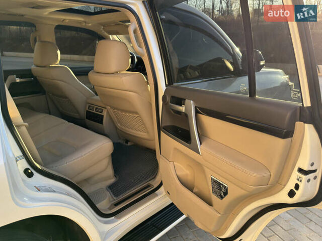 Білий Тойота Ленд Крузер, об'ємом двигуна 4.61 л та пробігом 239 тис. км за 48500 $, фото 18 на Automoto.ua