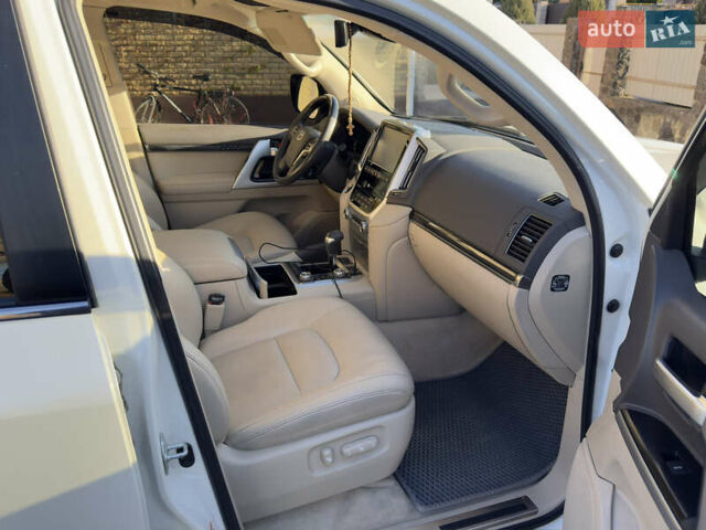 Білий Тойота Ленд Крузер, об'ємом двигуна 4.61 л та пробігом 239 тис. км за 48500 $, фото 8 на Automoto.ua