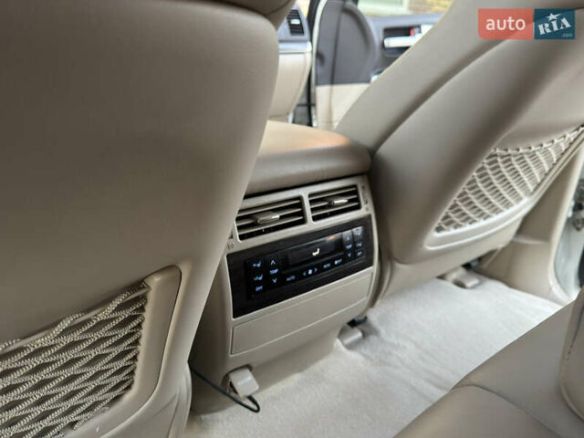 Білий Тойота Ленд Крузер, об'ємом двигуна 4.61 л та пробігом 239 тис. км за 47000 $, фото 13 на Automoto.ua