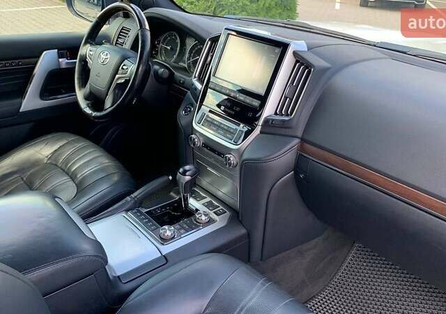 Білий Тойота Ленд Крузер, об'ємом двигуна 4.46 л та пробігом 241 тис. км за 47900 $, фото 5 на Automoto.ua