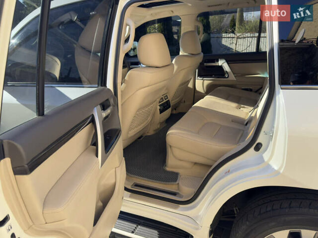 Білий Тойота Ленд Крузер, об'ємом двигуна 4.61 л та пробігом 239 тис. км за 48500 $, фото 19 на Automoto.ua