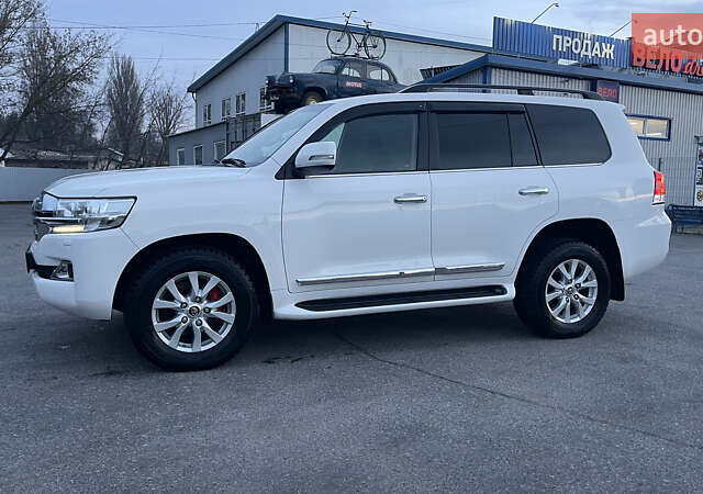 Белый Тойота Ленд Крузер, объемом двигателя 4.46 л и пробегом 125 тыс. км за 58000 $, фото 2 на Automoto.ua
