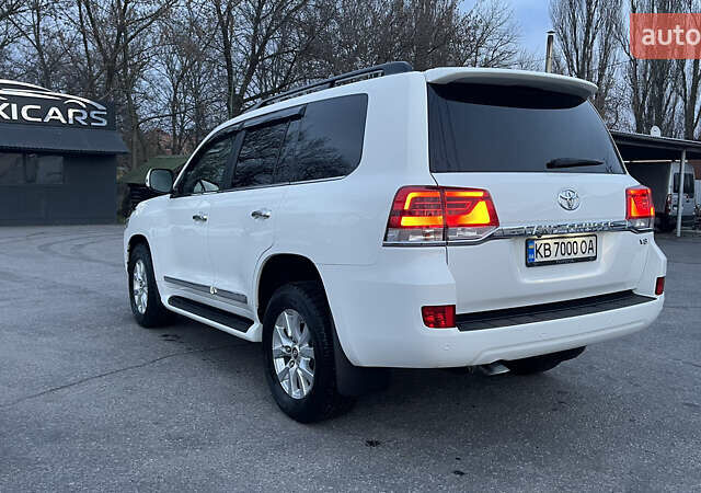 Белый Тойота Ленд Крузер, объемом двигателя 4.46 л и пробегом 125 тыс. км за 58000 $, фото 4 на Automoto.ua