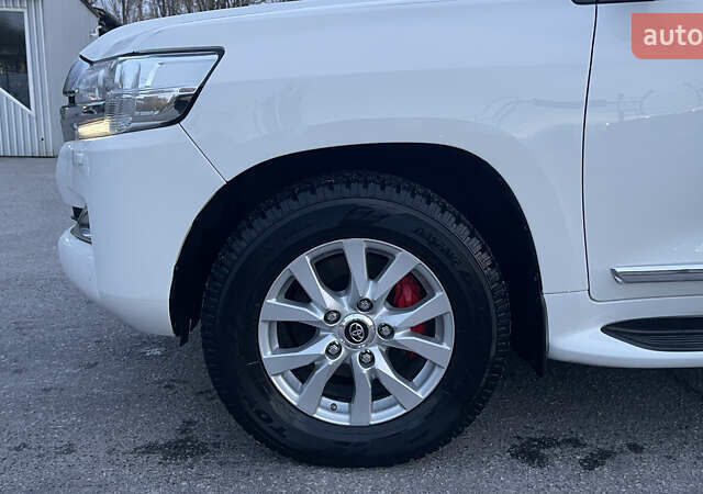 Белый Тойота Ленд Крузер, объемом двигателя 4.46 л и пробегом 125 тыс. км за 58000 $, фото 16 на Automoto.ua