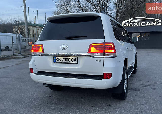 Белый Тойота Ленд Крузер, объемом двигателя 4.46 л и пробегом 125 тыс. км за 58000 $, фото 6 на Automoto.ua